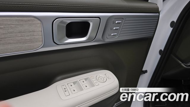 Hyundai Santafe 2025 — photo 29