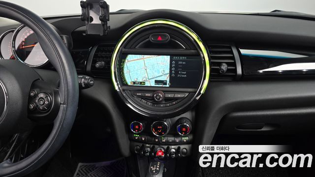Mini Cooper 2015 — photo 17