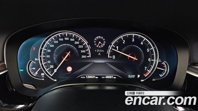 BMW 5-Series 2018 — photo 11