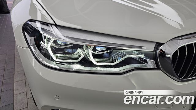 BMW 5-Series 2018 — photo 8