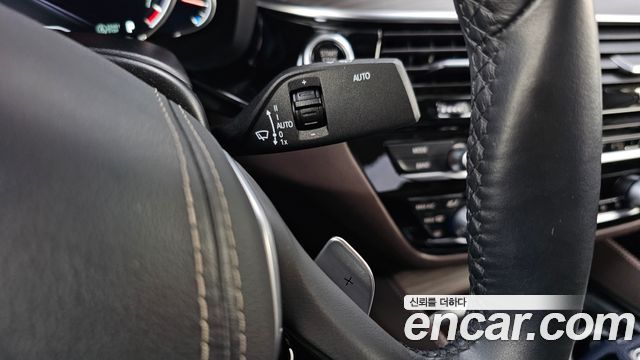BMW 5-Series 2018 — photo 27
