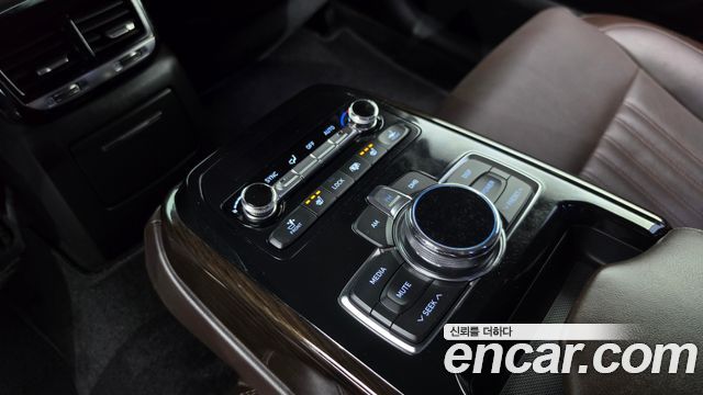 Genesis EQ900 2018 — photo 20