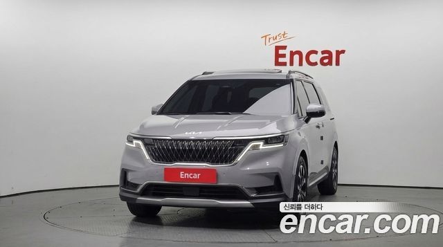 Kia Canival 2023 — photo 3