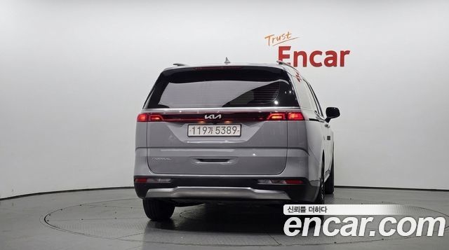 Kia Canival 2023 — photo 4