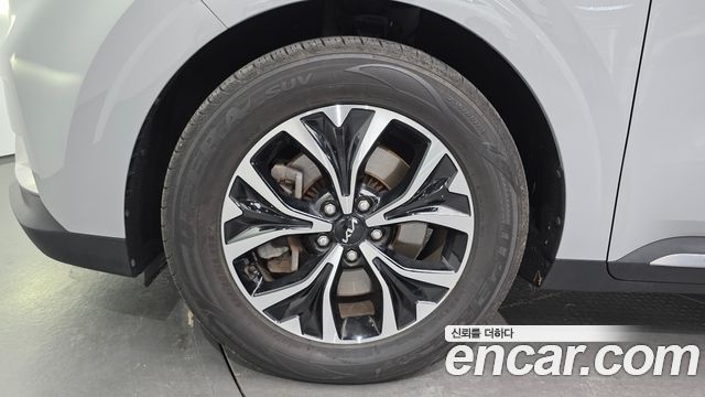 Kia Canival 2023 — photo 5