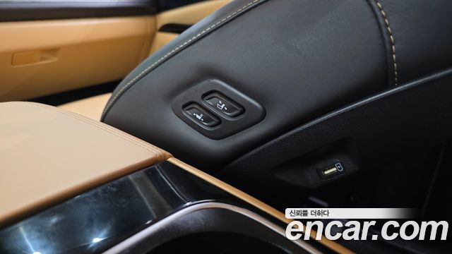 Kia Canival 2023 — photo 18