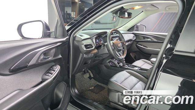 Chevrolet Korea Trailblazer 2022 — photo 13