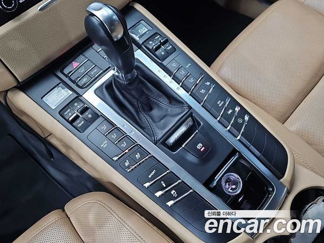 Porsche Macan 2017 — photo 8
