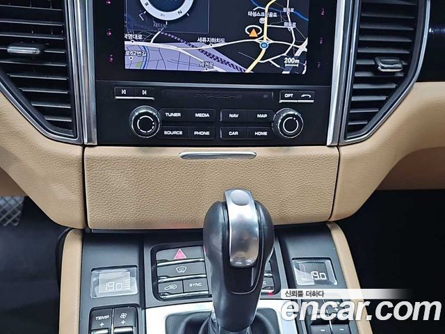 Porsche Macan 2017 — photo 10