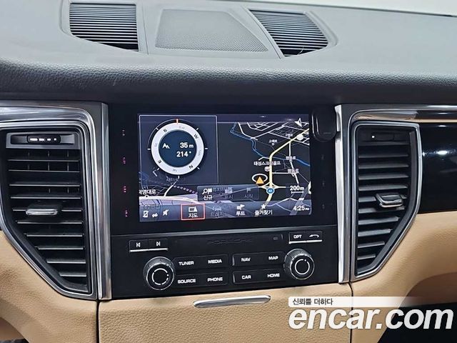 Porsche Macan 2017 — photo 15