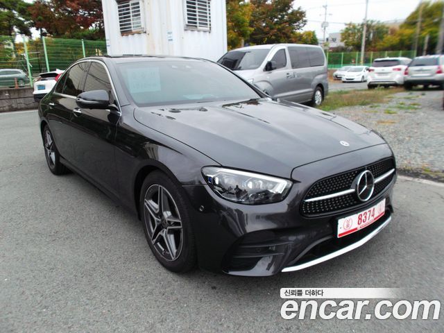 Mercedes-Benz E-Class 2023 — photo 2