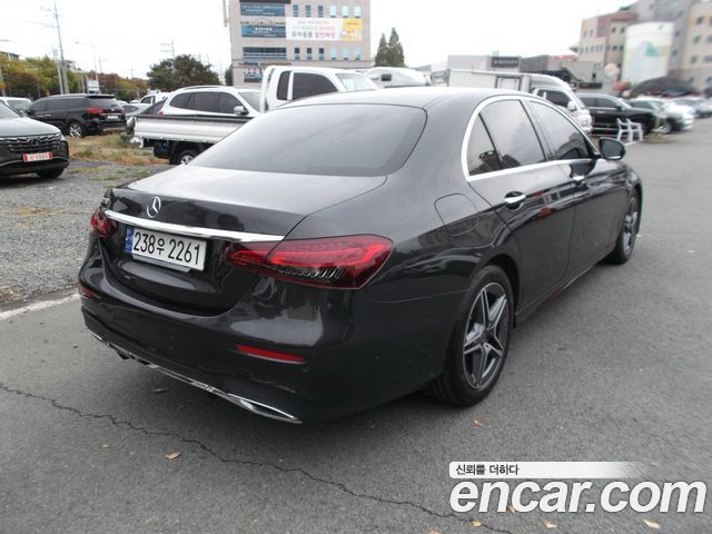 Mercedes-Benz E-Class 2023 — photo 5