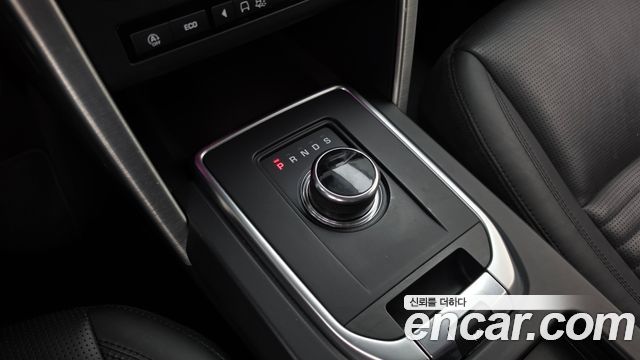 Land Rover Discovery Sport 2018 — photo 12