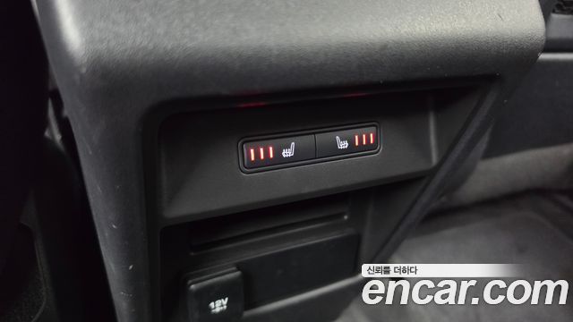 Land Rover Discovery Sport 2018 — photo 25