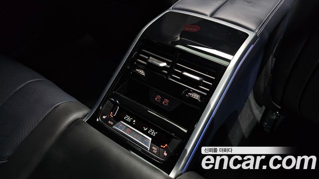 BMW 8-Series 2023 — photo 25