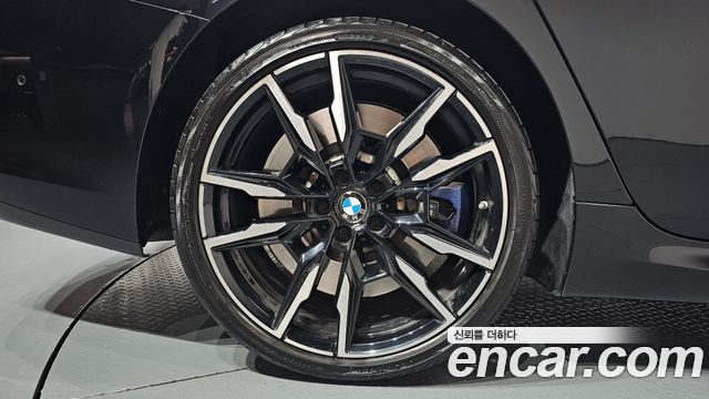 BMW 8-Series 2023 — photo 7