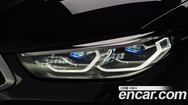 BMW 8-Series 2023 — photo 8