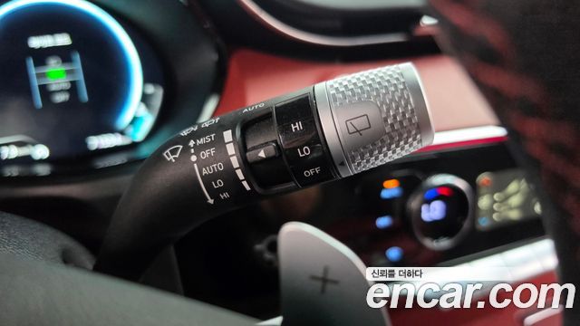Genesis GV70 2022 — photo 26