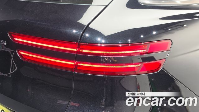 Genesis GV70 2022 — photo 9
