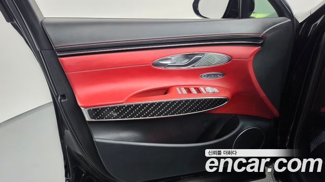 Genesis GV70 2022 — photo 14