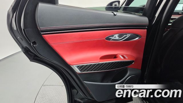 Genesis GV70 2022 — photo 15