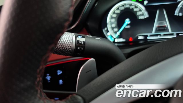 Genesis GV70 2022 — photo 27