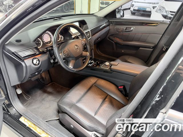 Mercedes-Benz E-Class 2010 — photo 5
