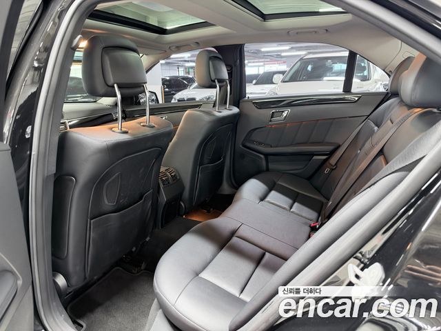 Mercedes-Benz E-Class 2010 — photo 6