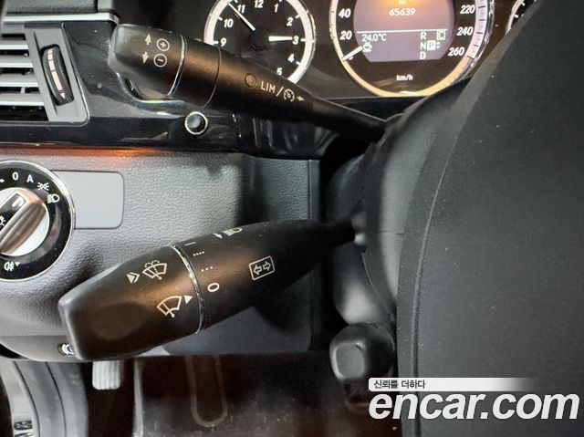 Mercedes-Benz E-Class 2010 — photo 14