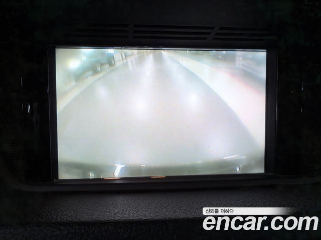 Mercedes-Benz E-Class 2010 — photo 16