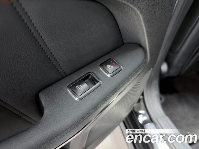 Mercedes-Benz E-Class 2010 — photo 17