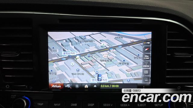 Hyundai AVANTE 2017 — photo 14