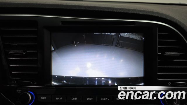 Hyundai AVANTE 2017 — photo 15