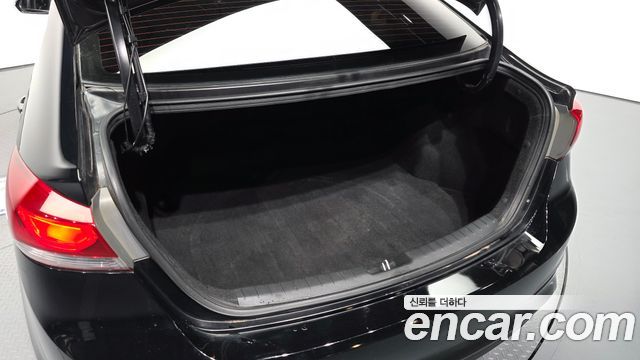 Hyundai AVANTE 2017 — photo 20