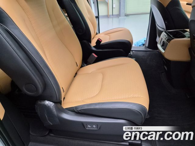 Kia Canival 2023 — photo 13