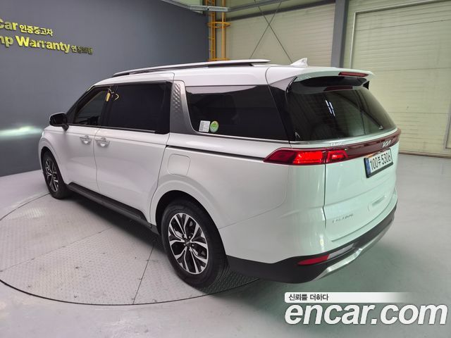 Kia Canival 2023 — photo 17
