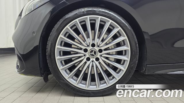 Mercedes-Benz C-Class 2023 — photo 5
