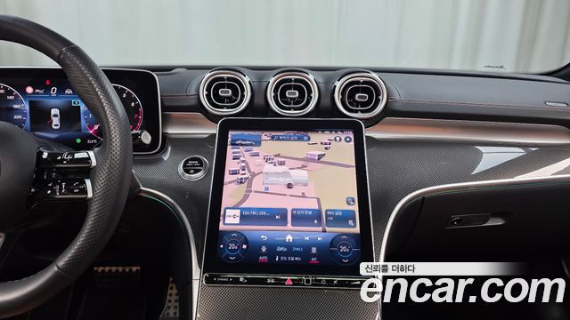 Mercedes-Benz C-Class 2023 — photo 20