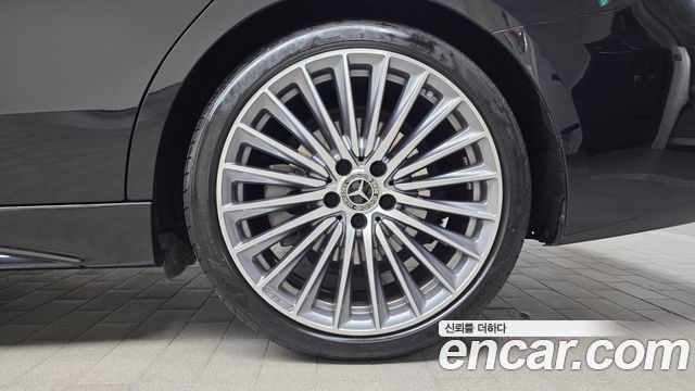 Mercedes-Benz C-Class 2023 — photo 7