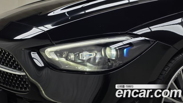 Mercedes-Benz C-Class 2023 — photo 8