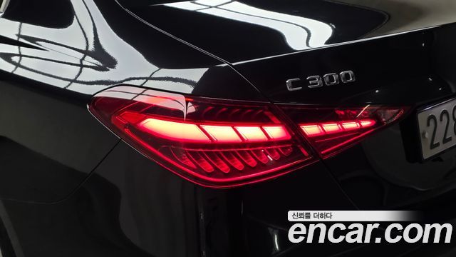 Mercedes-Benz C-Class 2023 — photo 9