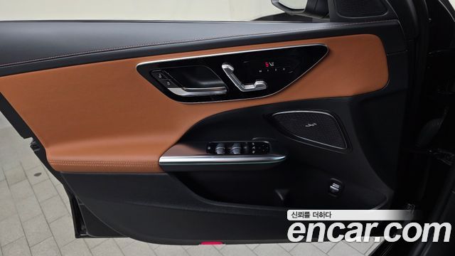 Mercedes-Benz C-Class 2023 — photo 14