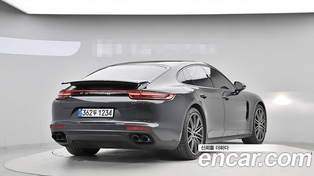 Porsche Panamera 2018 — photo 2