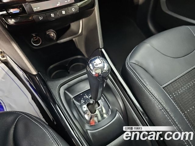 Peugeot 2008 2015 — photo 8
