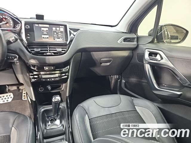 Peugeot 2008 2015 — photo 10