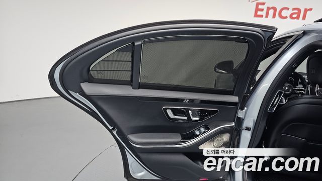 Mercedes-Benz S-Class 2022 — photo 15