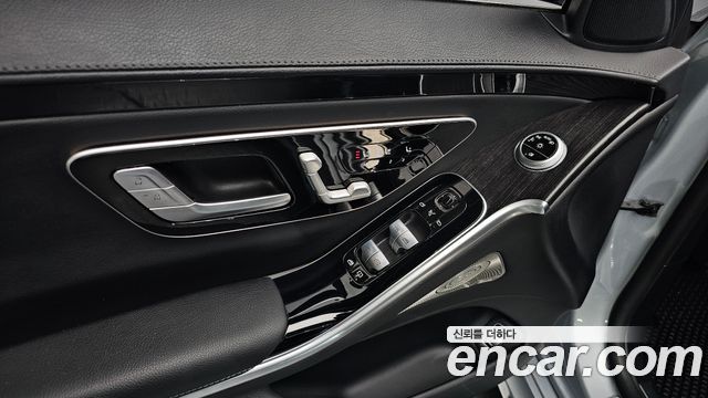 Mercedes-Benz S-Class 2022 — photo 28