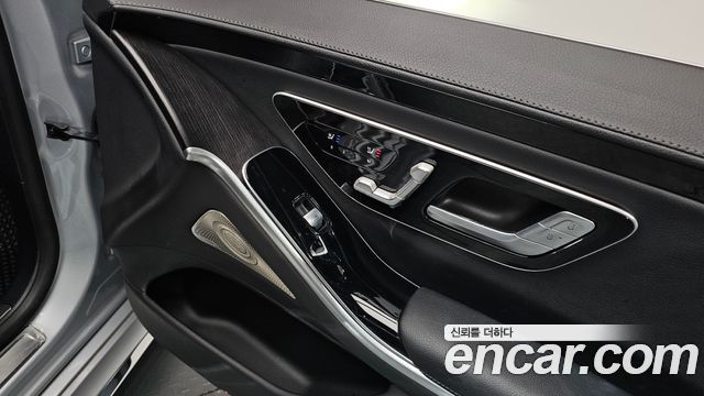 Mercedes-Benz S-Class 2022 — photo 29