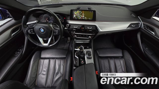 BMW 5-Series 2017 — photo 10