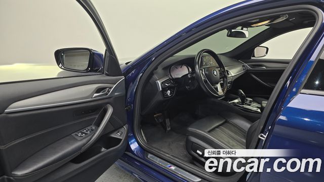 BMW 5-Series 2017 — photo 13